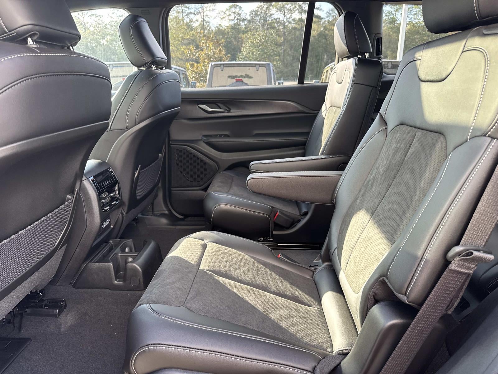 2025 Jeep Grand Cherokee GRAND CHEROKEE L ALTITUDE X 4X2