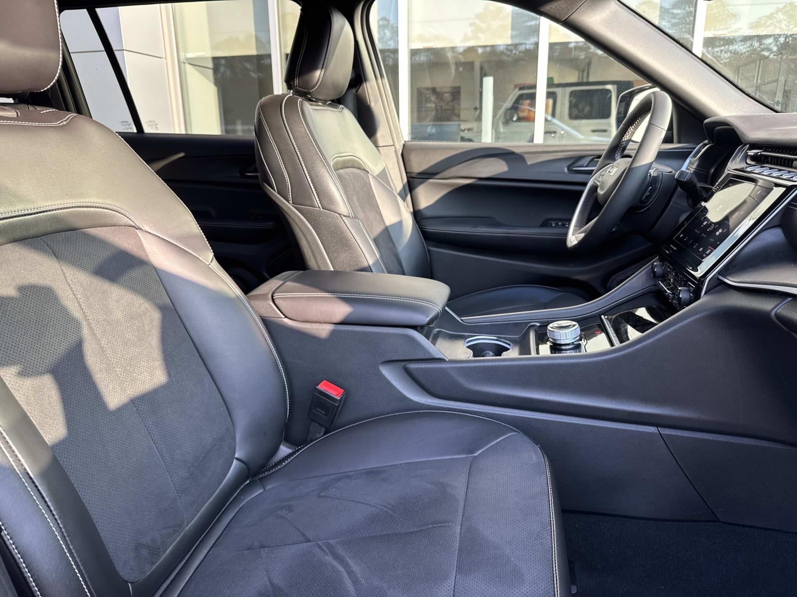 2024 Jeep Grand Cherokee L Altitude 4x2