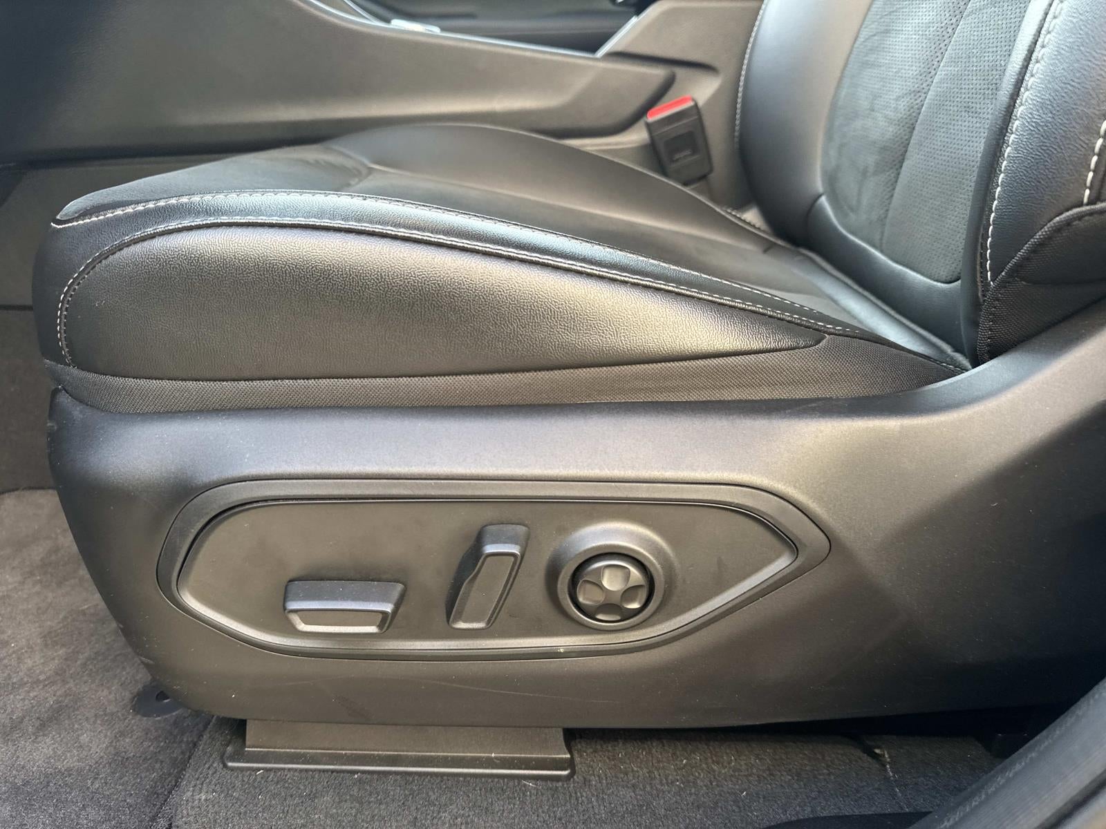 2024 Jeep Grand Cherokee L Altitude 4x2