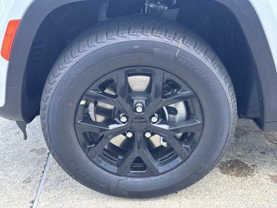 2026 Jeep Grand Cherokee Laredo Altitude