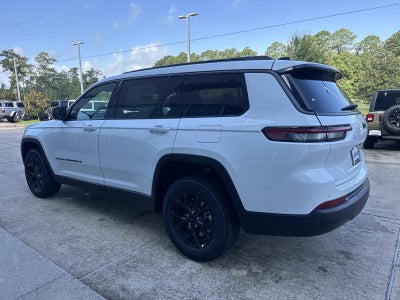 2026 Jeep Grand Cherokee Laredo Altitude