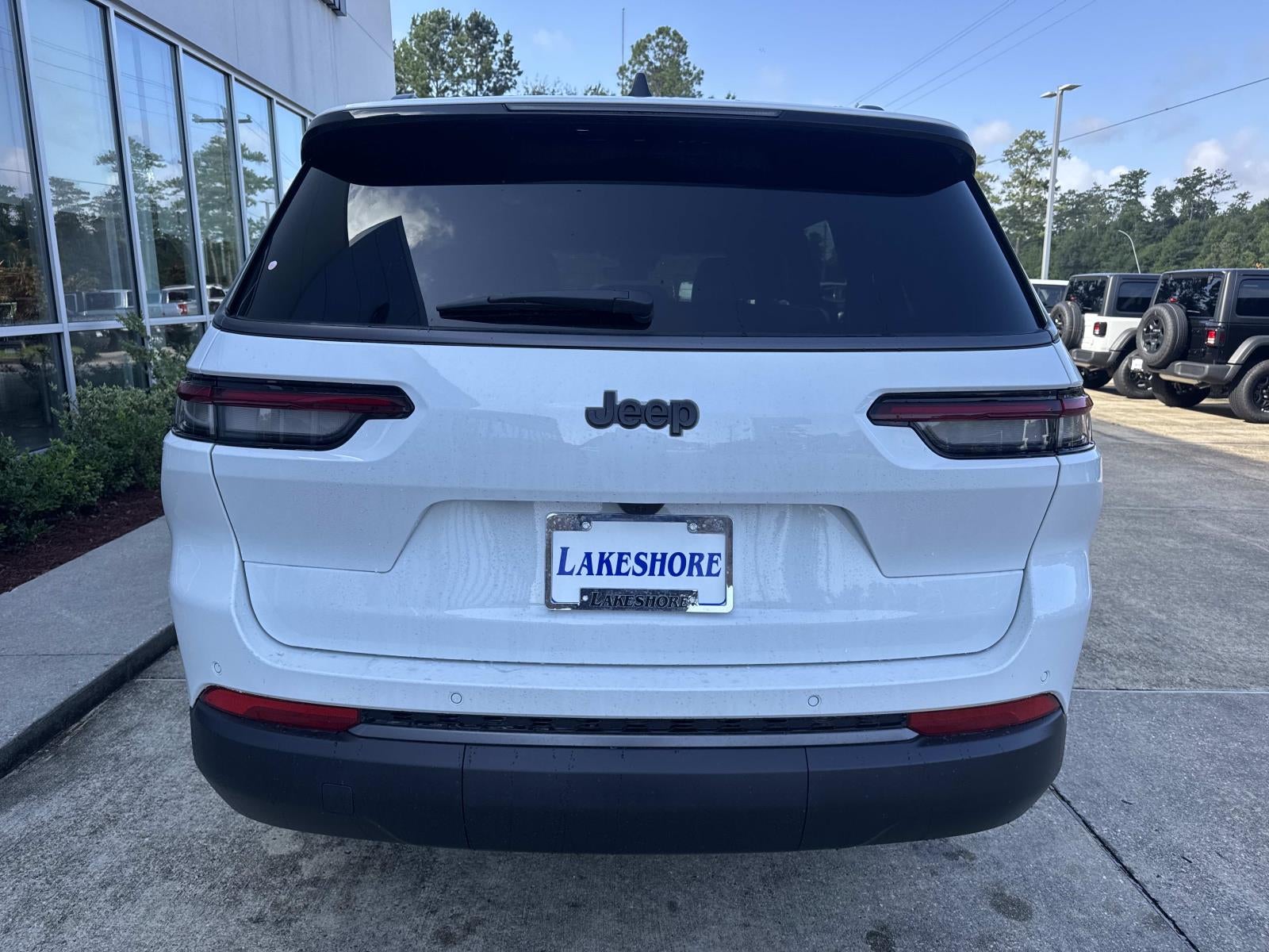 2026 Jeep Grand Cherokee Laredo Altitude
