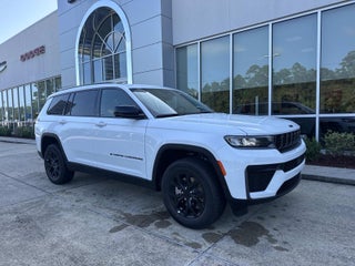 2026 Jeep Grand Cherokee Laredo Altitude