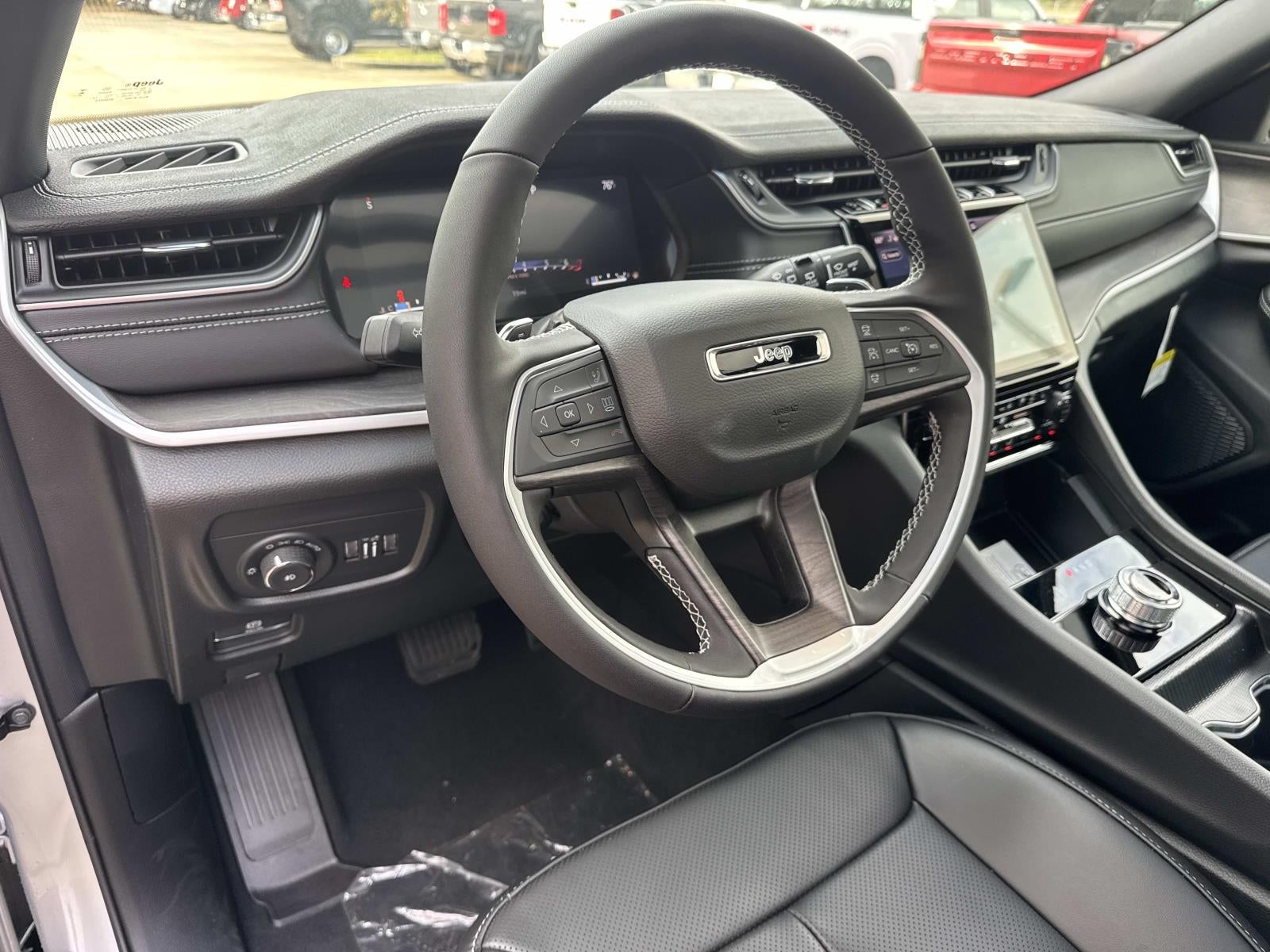 2025 Jeep Grand Cherokee GRAND CHEROKEE L LIMITED 4X2