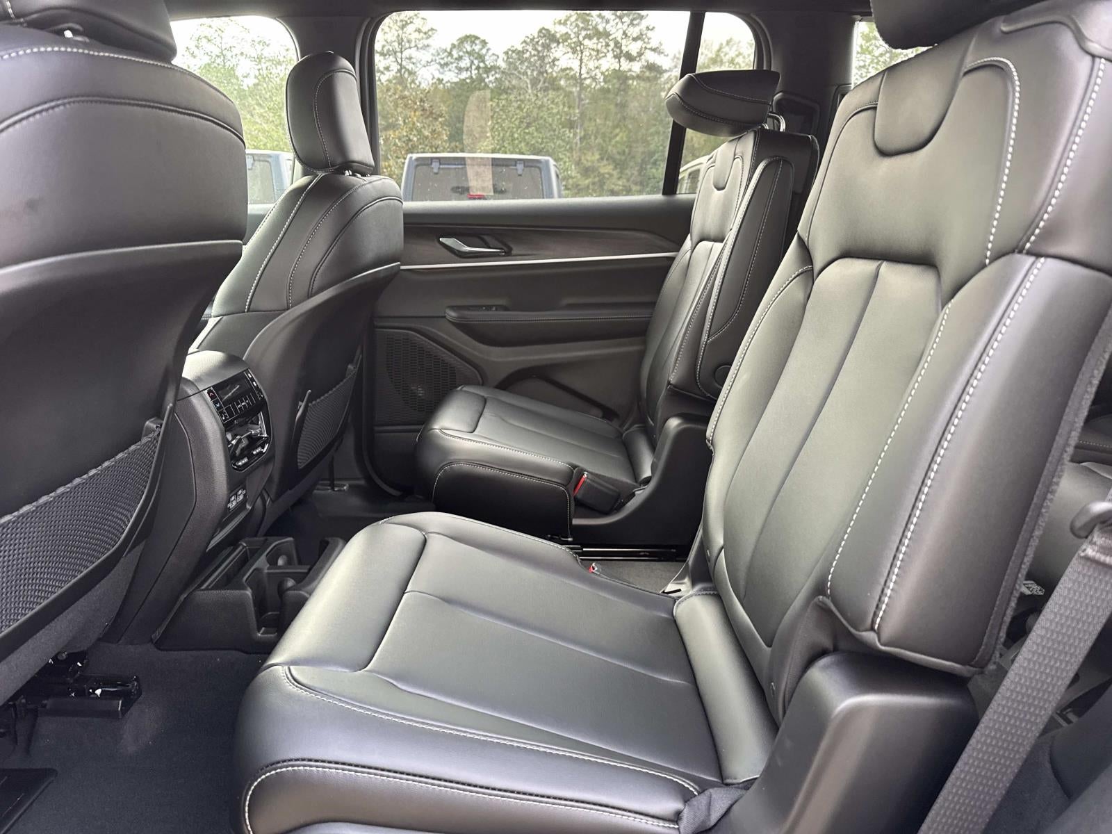 2025 Jeep Grand Cherokee GRAND CHEROKEE L LIMITED 4X2