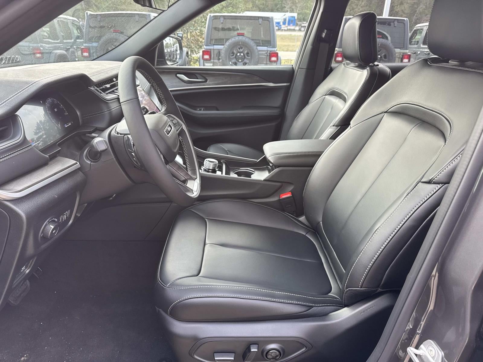 2025 Jeep Grand Cherokee GRAND CHEROKEE L LIMITED 4X2