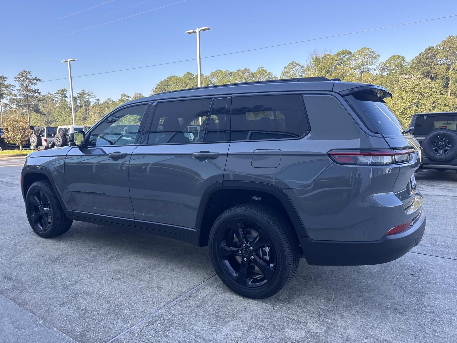 2027 Jeep Grand Cherokee L Limited