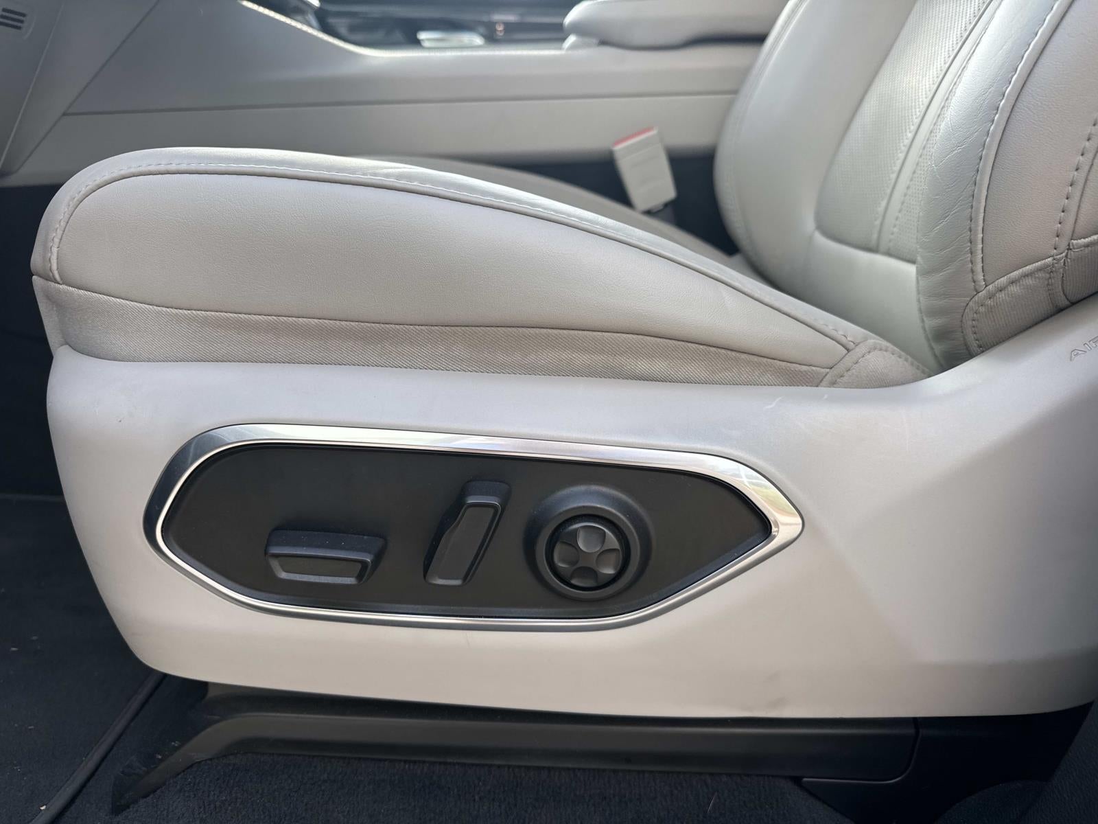 2022 Jeep Wagoneer Series III 4x2
