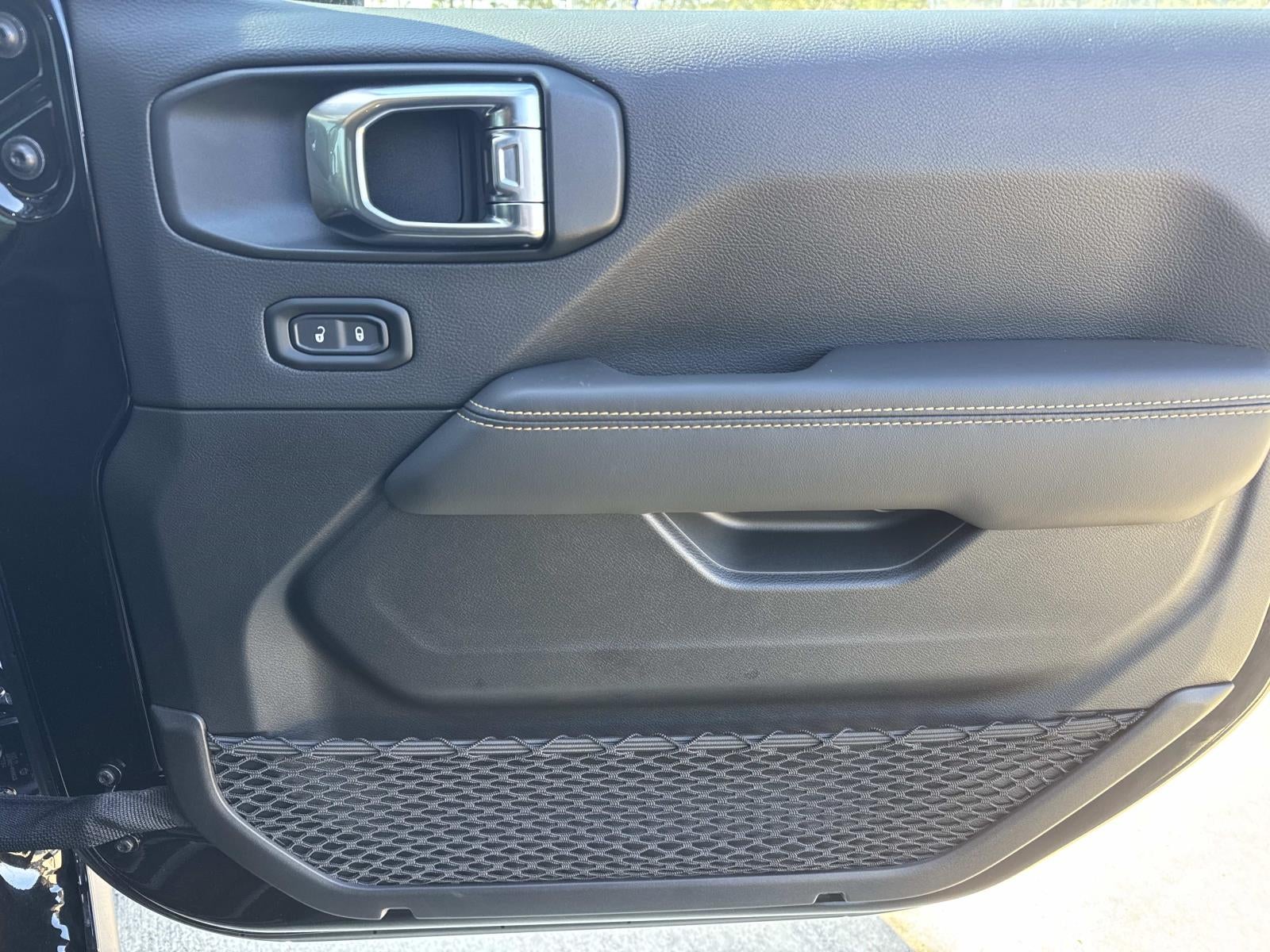 2025 Jeep Gladiator High Tide