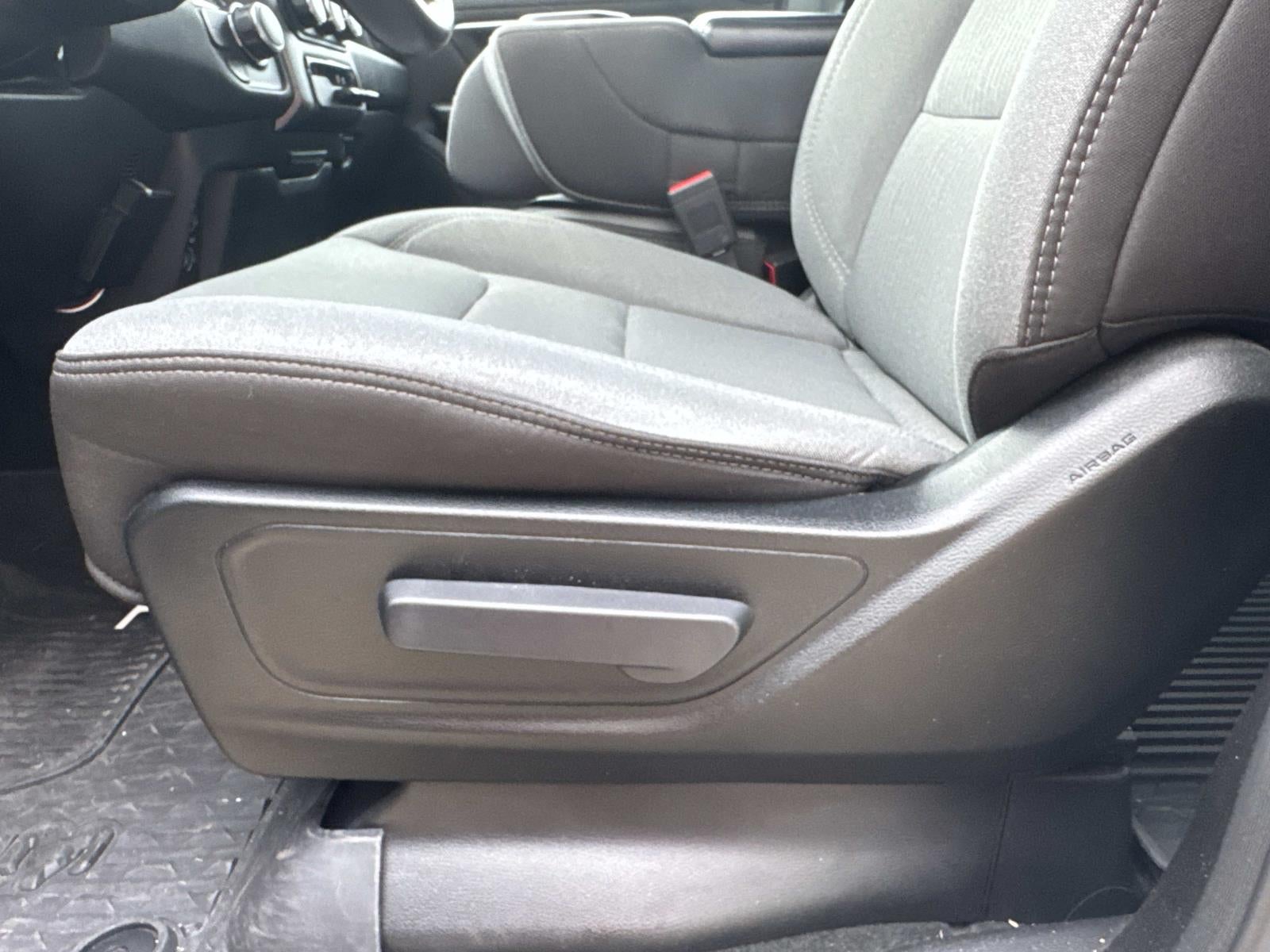 2023 RAM 1500 Big Horn Crew Cab 4x2 5'7' Box