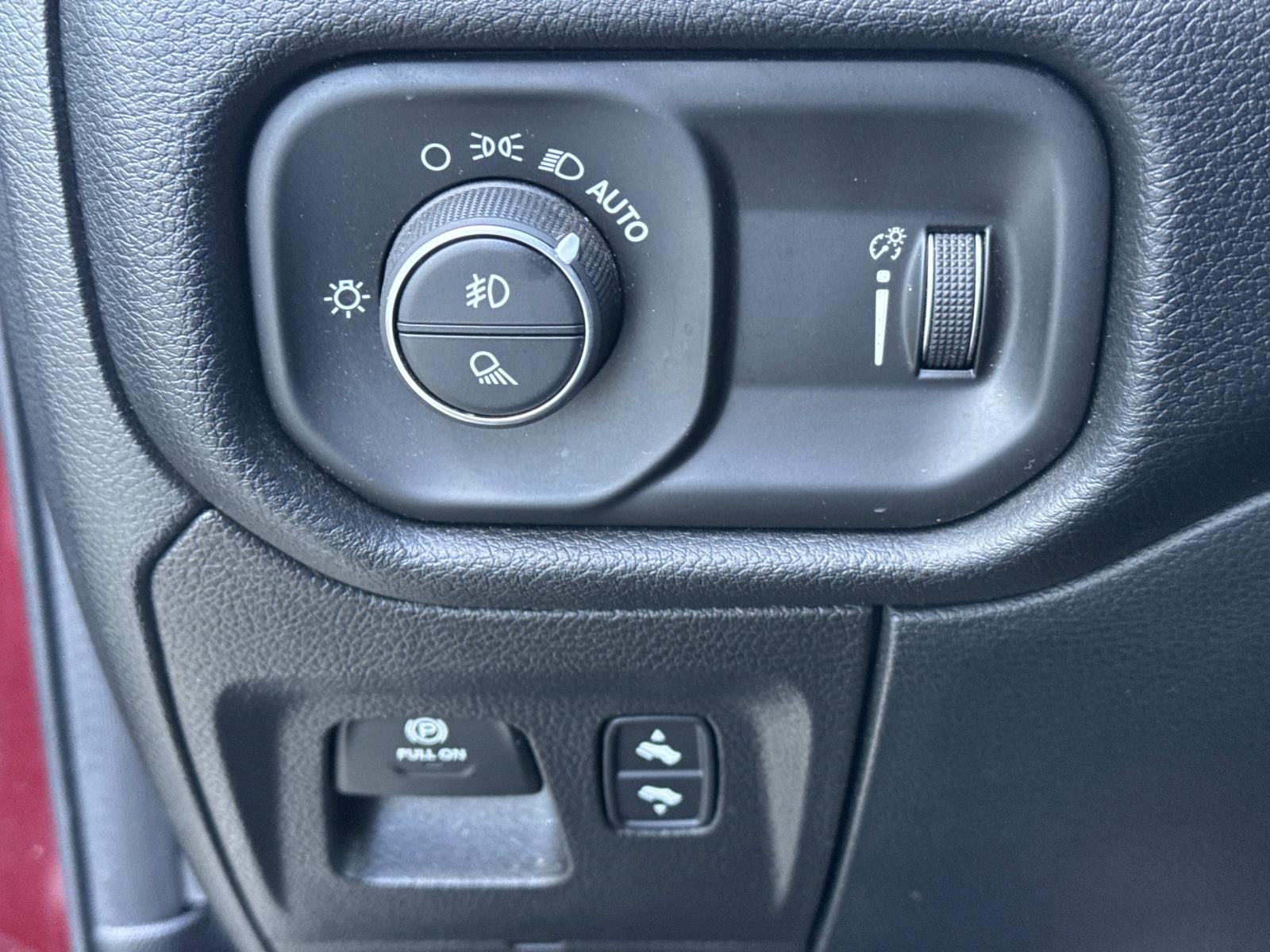 2021 RAM 1500 Big Horn Crew Cab 4x2 5'7' Box