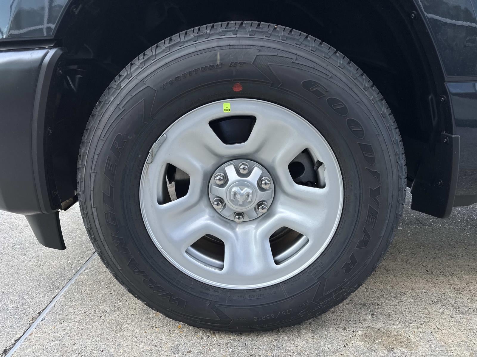 2026 RAM Ram 1500 RAM 1500 TRADESMAN CREW CAB 4X2 5'7' BOX