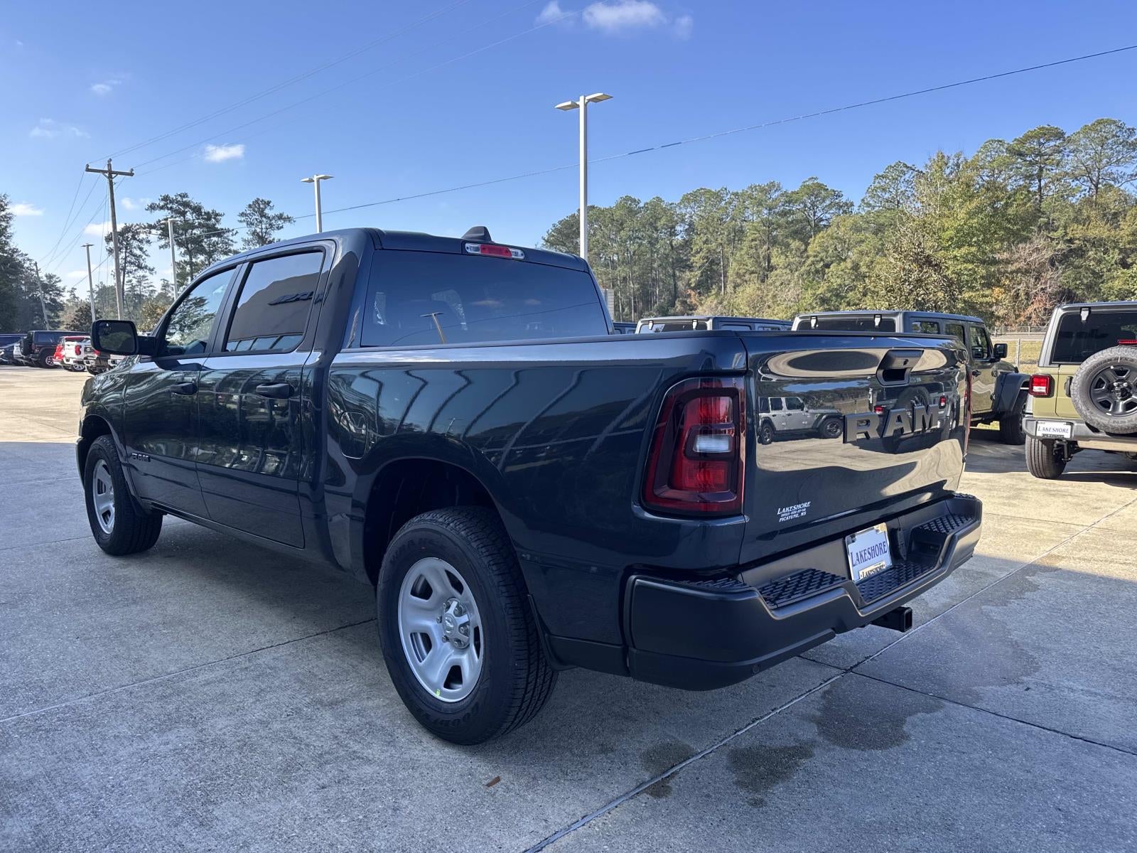 2026 RAM Ram 1500 RAM 1500 TRADESMAN CREW CAB 4X2 5'7' BOX
