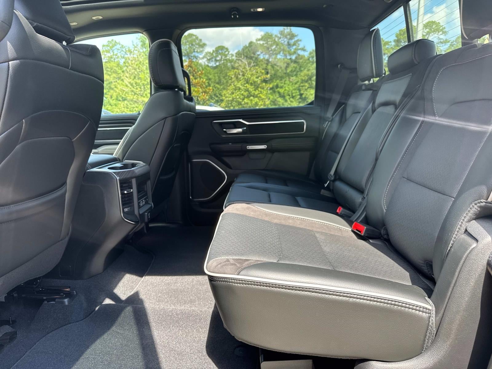 2025 RAM Ram 1500 RAM 1500 LARAMIE CREW CAB 4X2 5'7' BOX