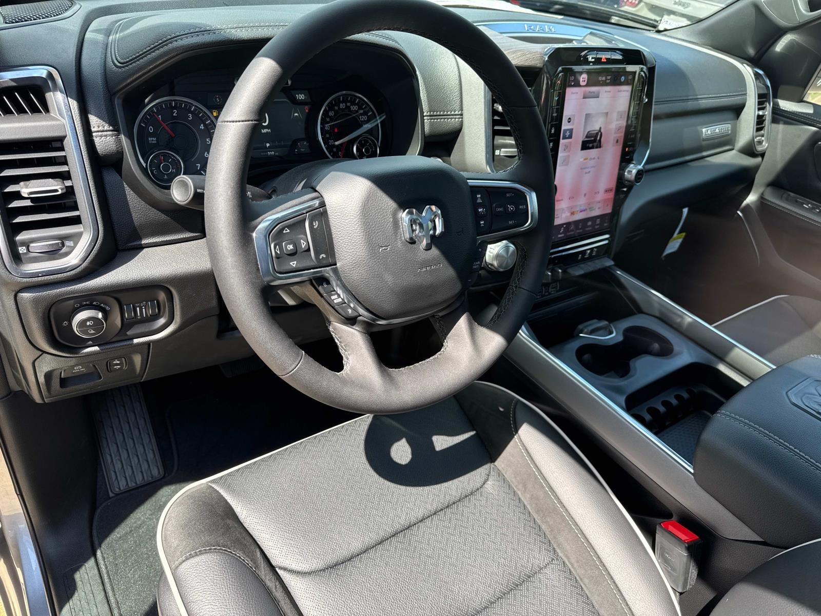 2025 RAM Ram 1500 RAM 1500 LARAMIE CREW CAB 4X2 5'7' BOX