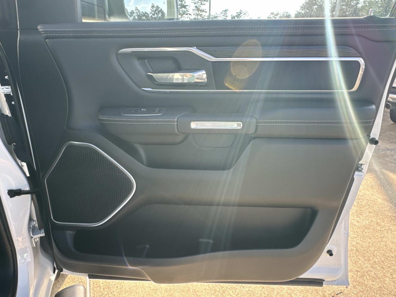 2023 RAM 1500 Laramie Crew Cab 4x4 5'7' Box