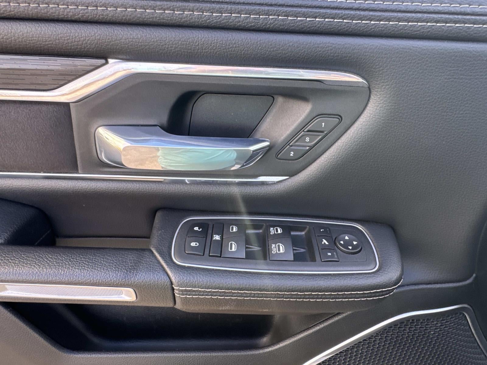 2023 RAM 1500 Laramie Crew Cab 4x4 5'7' Box