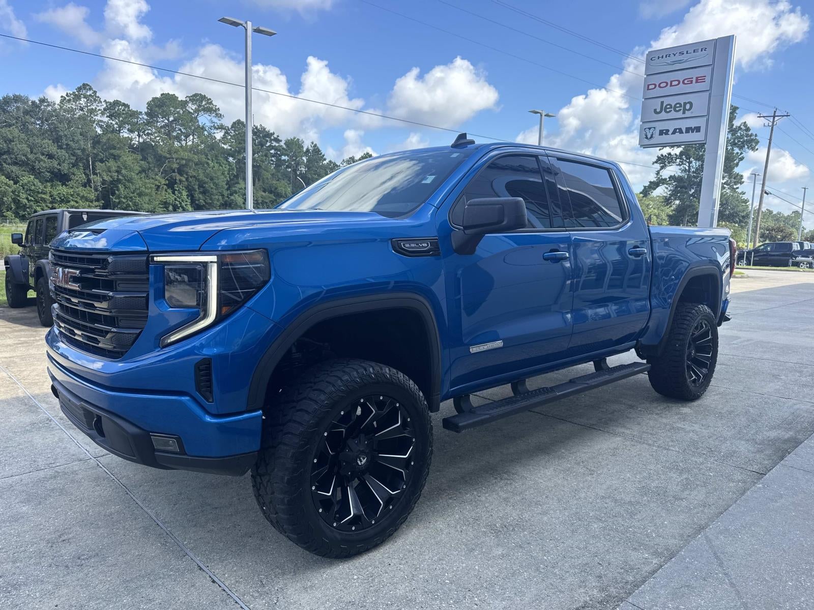 2023 GMC Sierra 1500 Elevation