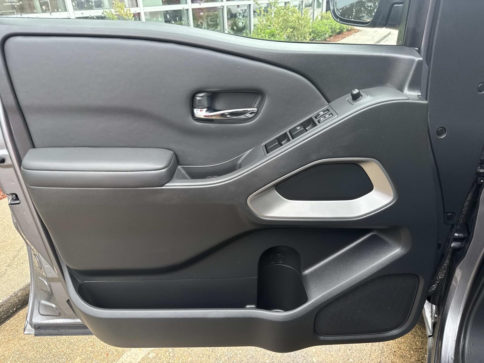 2024 Nissan Frontier Crew Cab SV 4x2