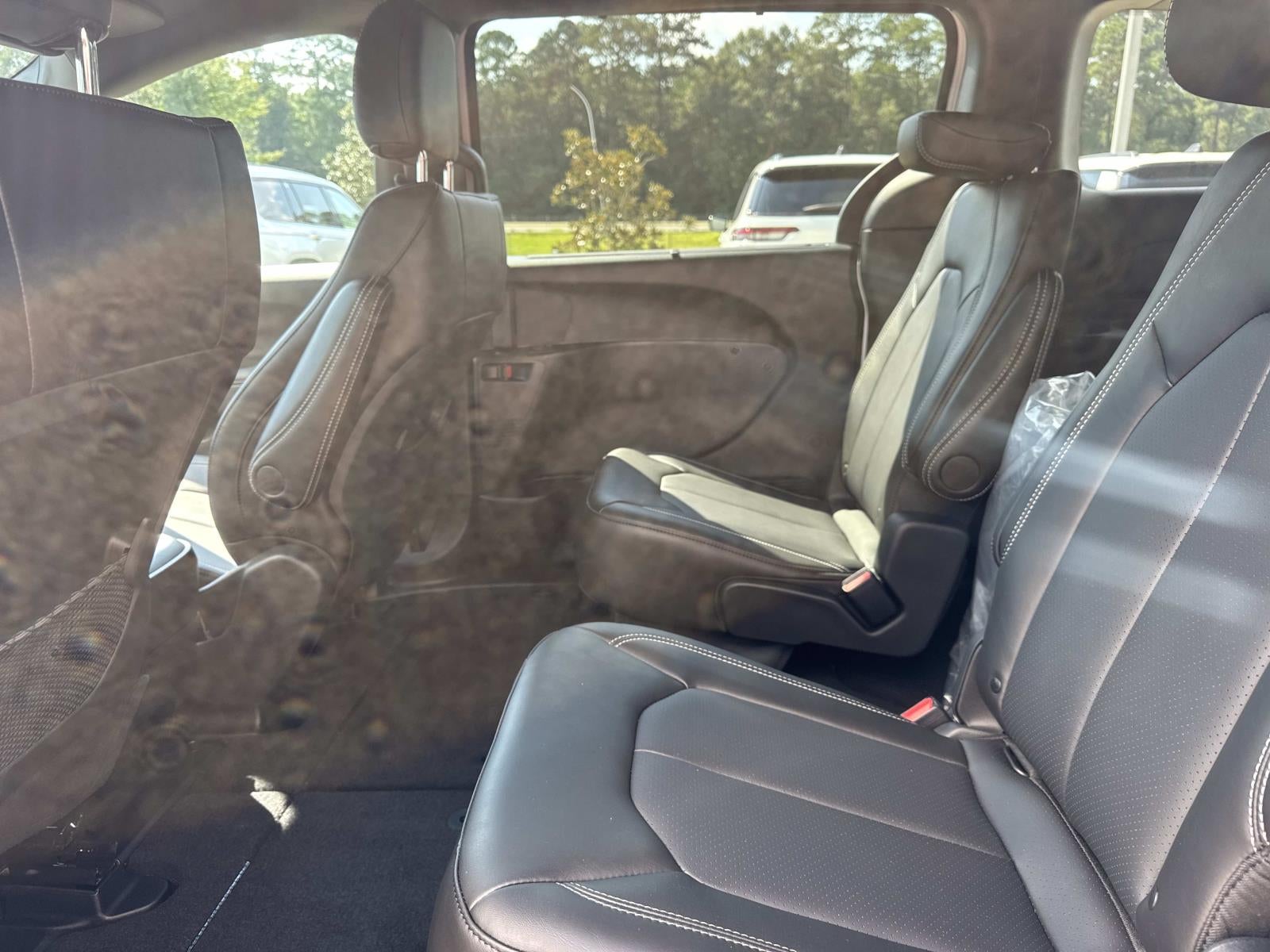 2026 Chrysler Voyager VOYAGER LX