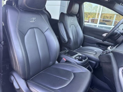 2024 Chrysler Pacifica Hybrid S Appearance Pkg