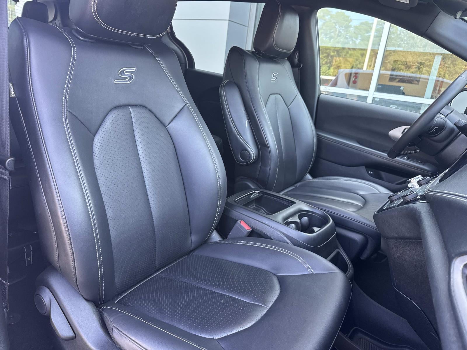 2024 Chrysler Pacifica Hybrid S Appearance Pkg