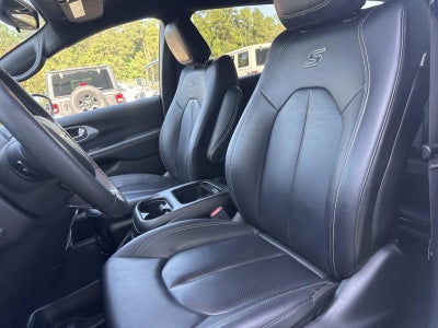 2024 Chrysler Pacifica Hybrid S Appearance Pkg