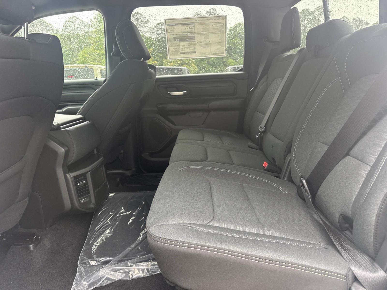 2026 RAM Ram 1500 RAM 1500 TRADESMAN CREW CAB 4X2 5'7' BOX