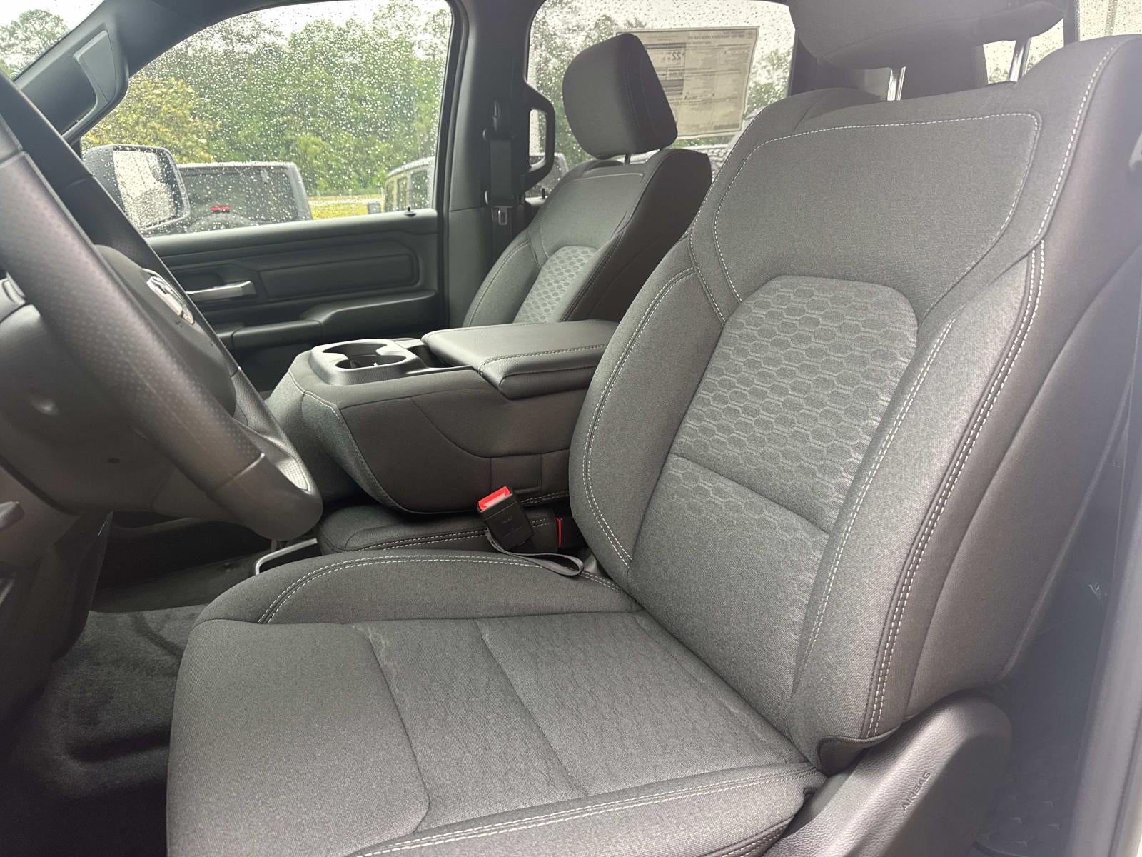 2026 RAM Ram 1500 RAM 1500 TRADESMAN CREW CAB 4X2 5'7' BOX