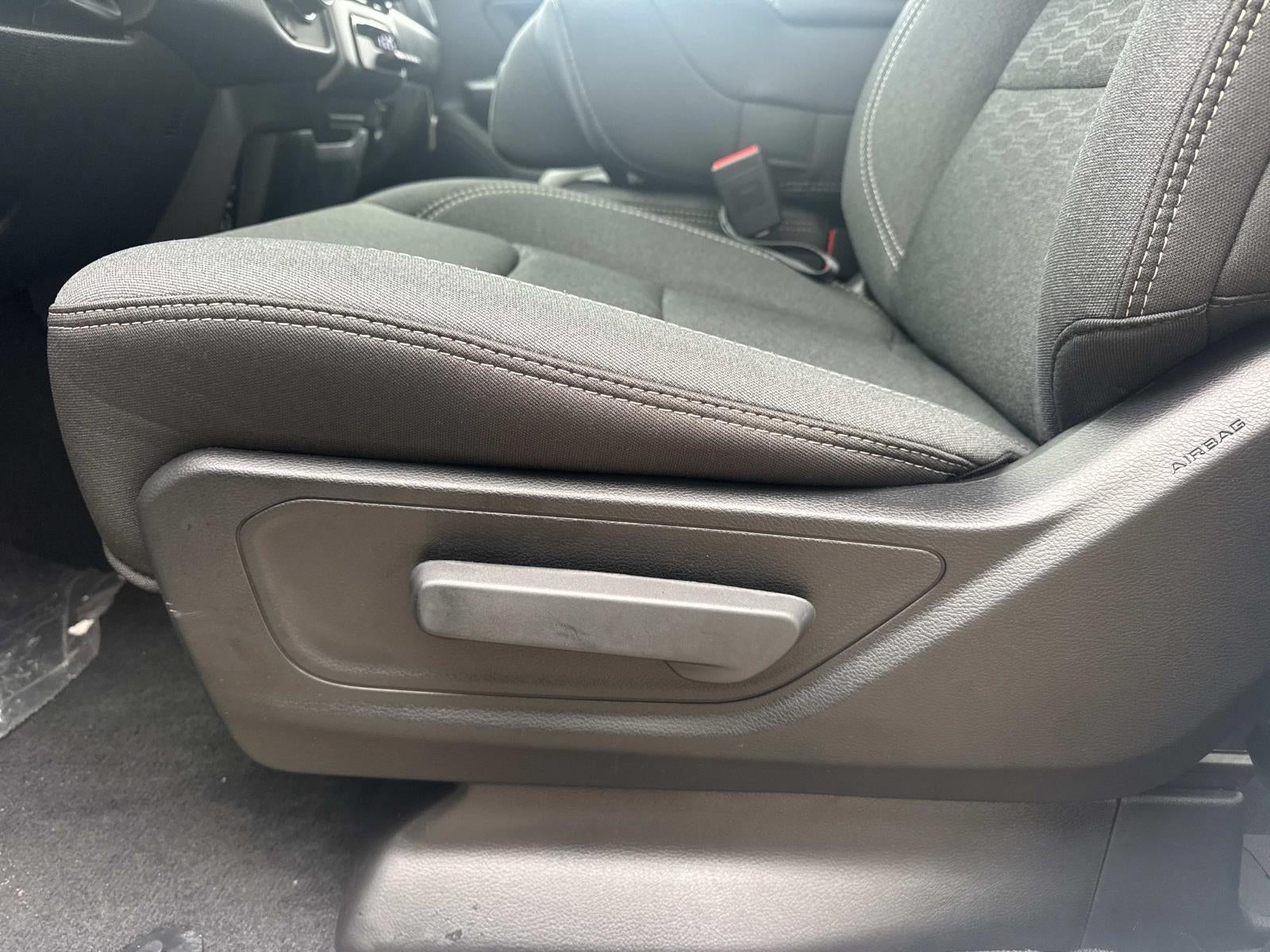 2026 RAM Ram 1500 RAM 1500 TRADESMAN CREW CAB 4X2 5'7' BOX