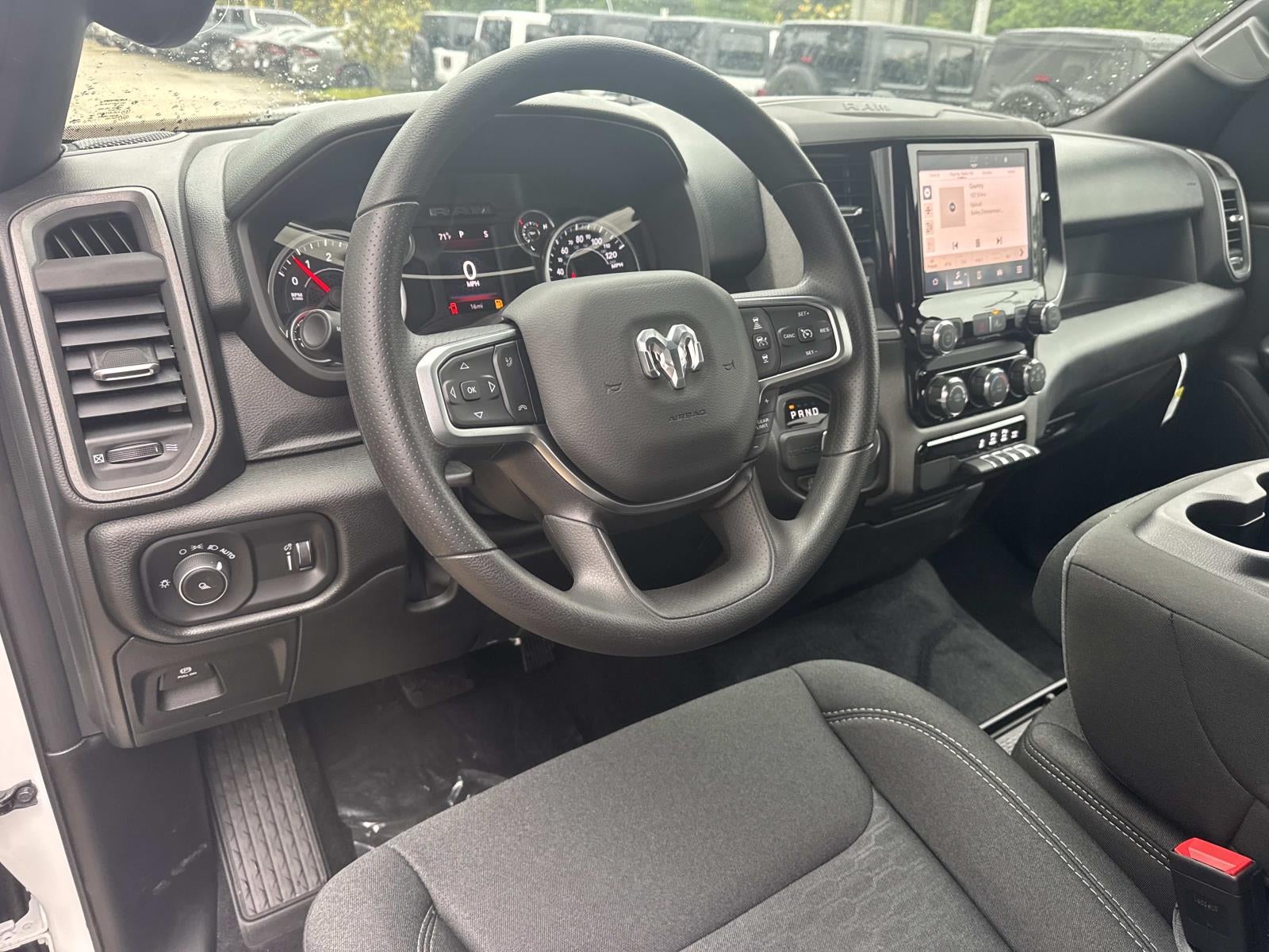 2026 RAM Ram 1500 RAM 1500 TRADESMAN CREW CAB 4X2 5'7' BOX