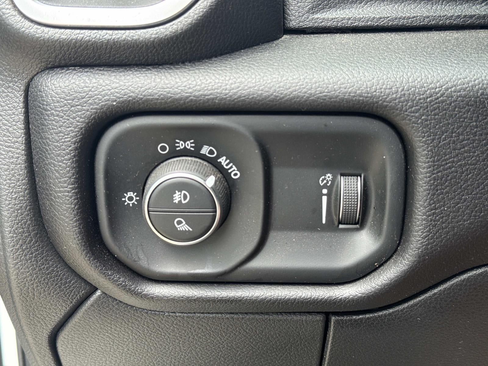 2025 RAM Ram 2500 Lone Star Crew Cab 4x4 6'4' Box