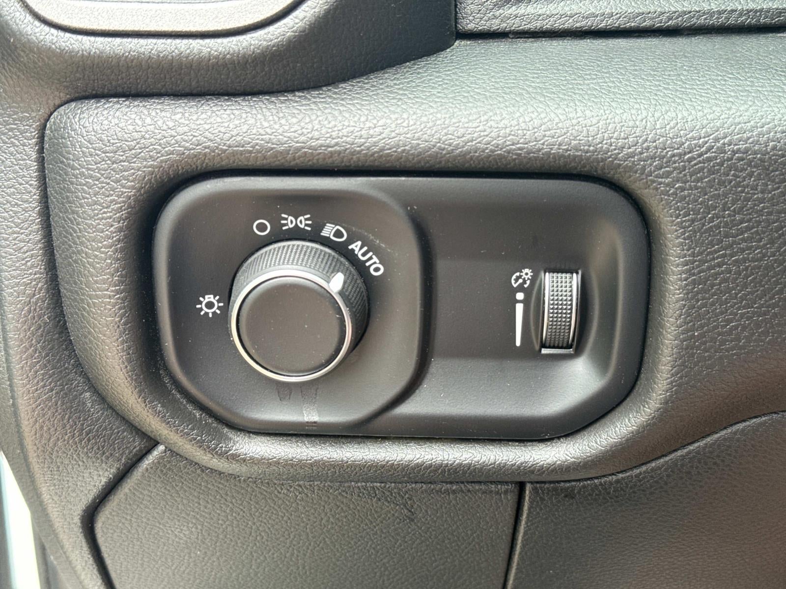 2024 RAM 3500 Chassis Tradesman/SLT/Laramie/Limited