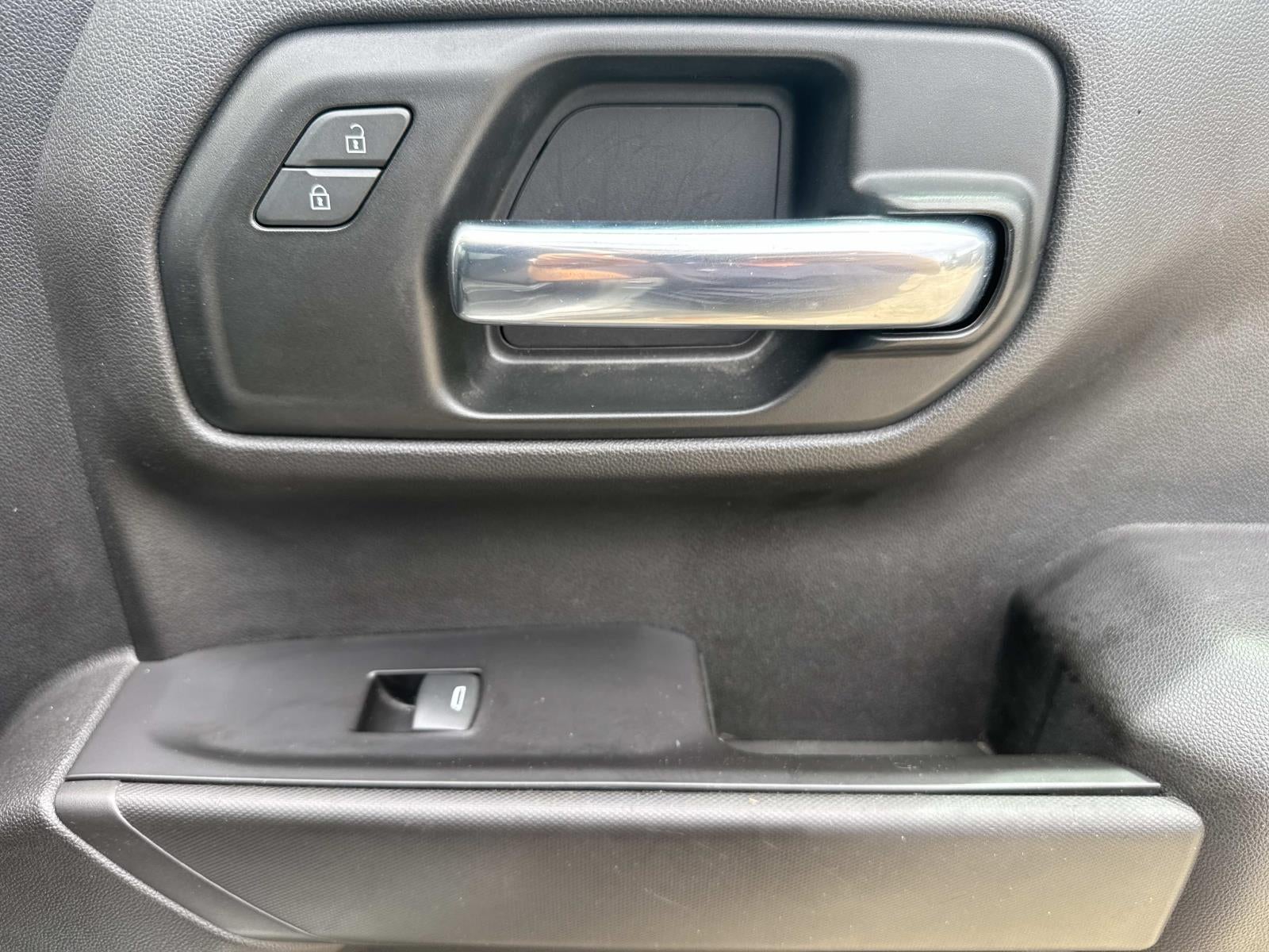 2020 Chevrolet Silverado 1500 2WD Crew Cab Short Bed Custom
