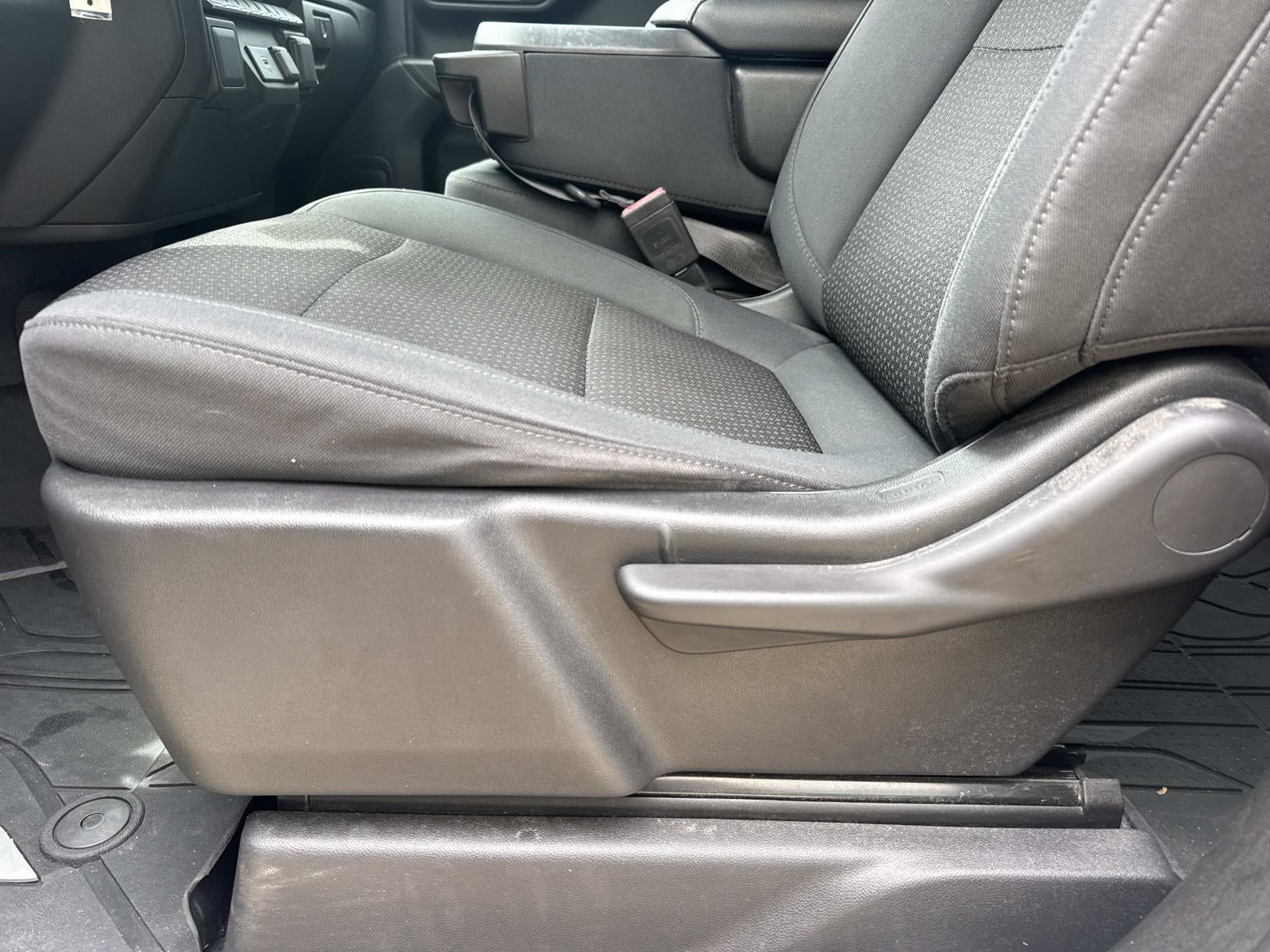 2020 Chevrolet Silverado 1500 2WD Crew Cab Short Bed Custom
