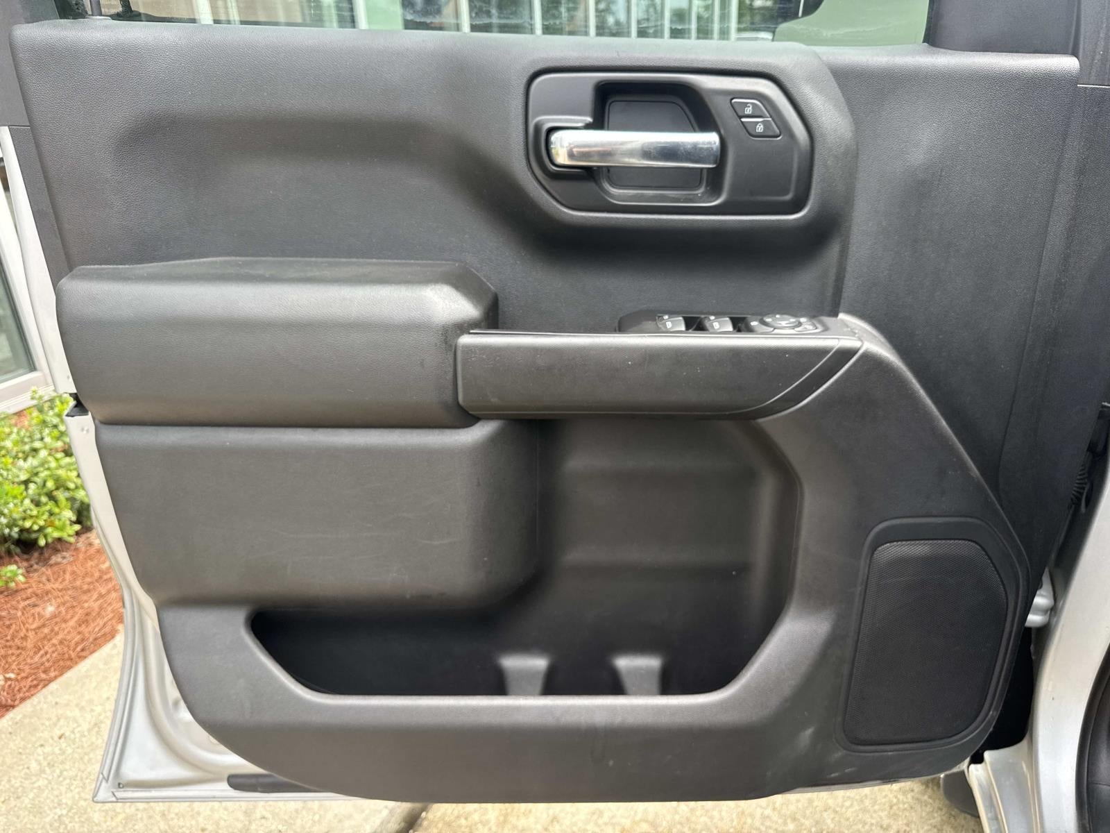2020 Chevrolet Silverado 1500 2WD Crew Cab Short Bed Custom