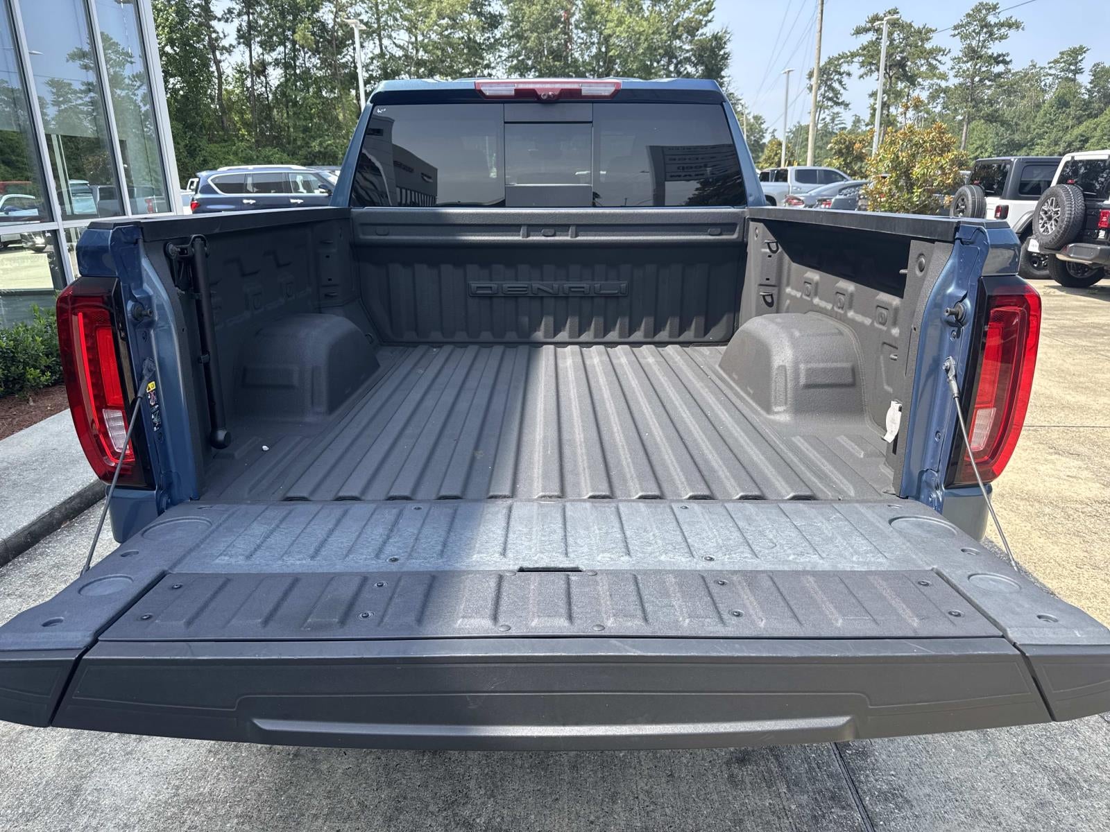 2024 GMC Sierra 1500 4WD Crew Cab Short Box Denali