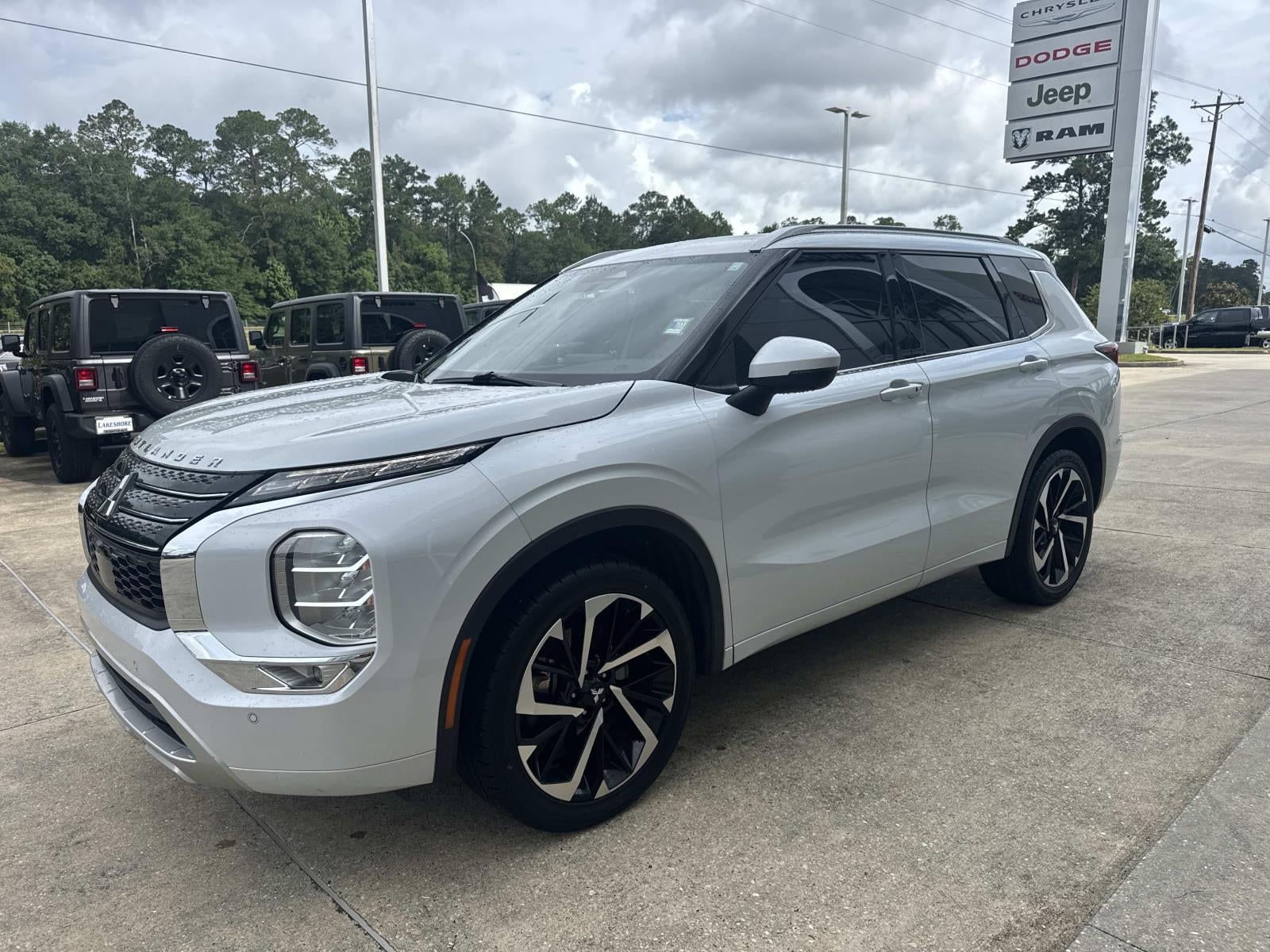 2022 Mitsubishi Outlander SEL Special Edition 2WD