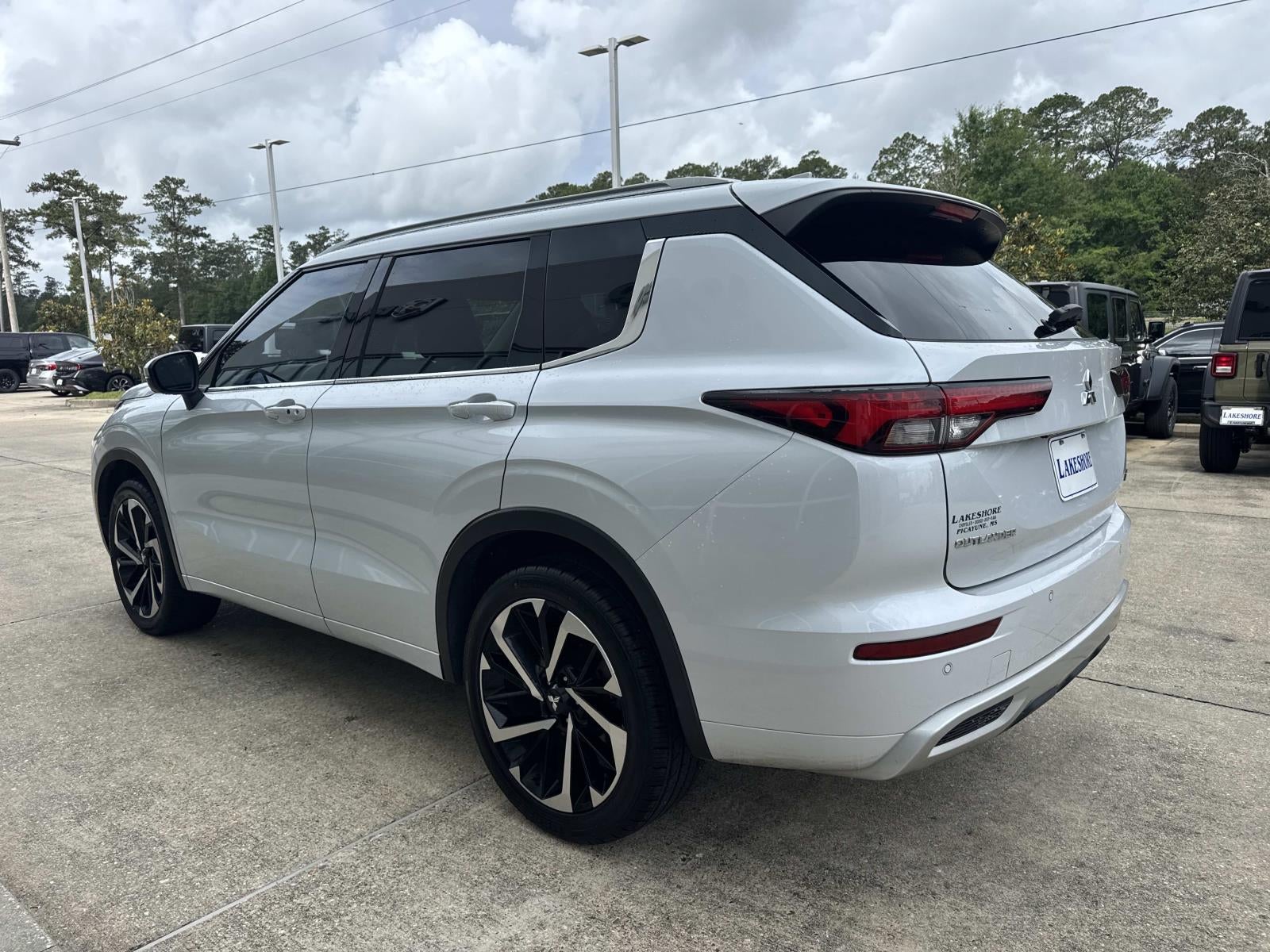 2022 Mitsubishi Outlander SEL Special Edition 2WD